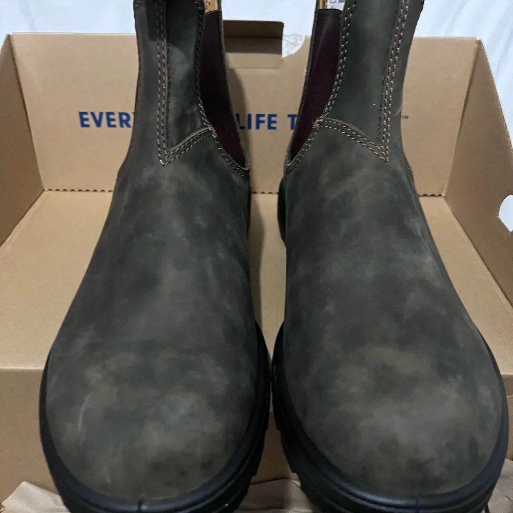 Blundstone Rustic Brown Ankle Boots - Picture 9 of 11